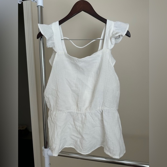 Women’s Top - Picture 2 of 5